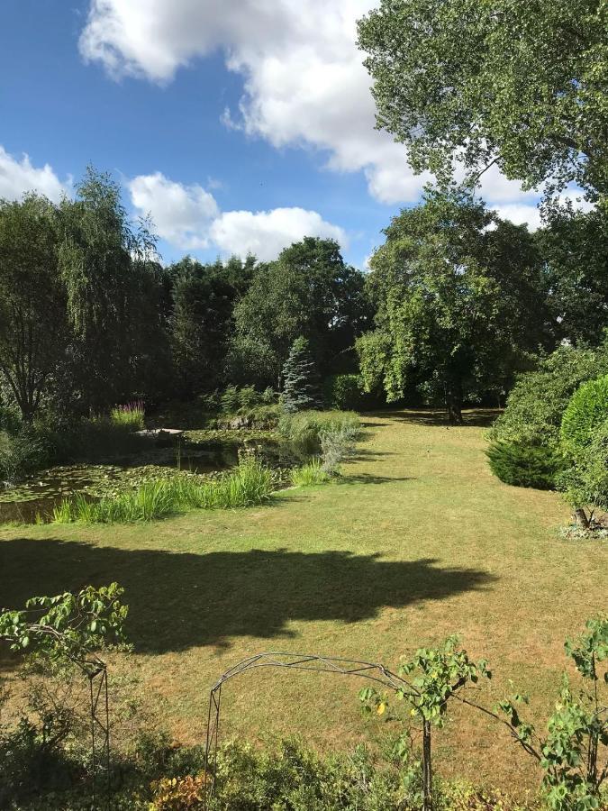 The Reading Whole Apartment With Private Lake And Gardens 외부 사진